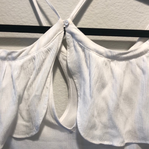 Express Off-Shoulder Crop - Picture 4 of 5